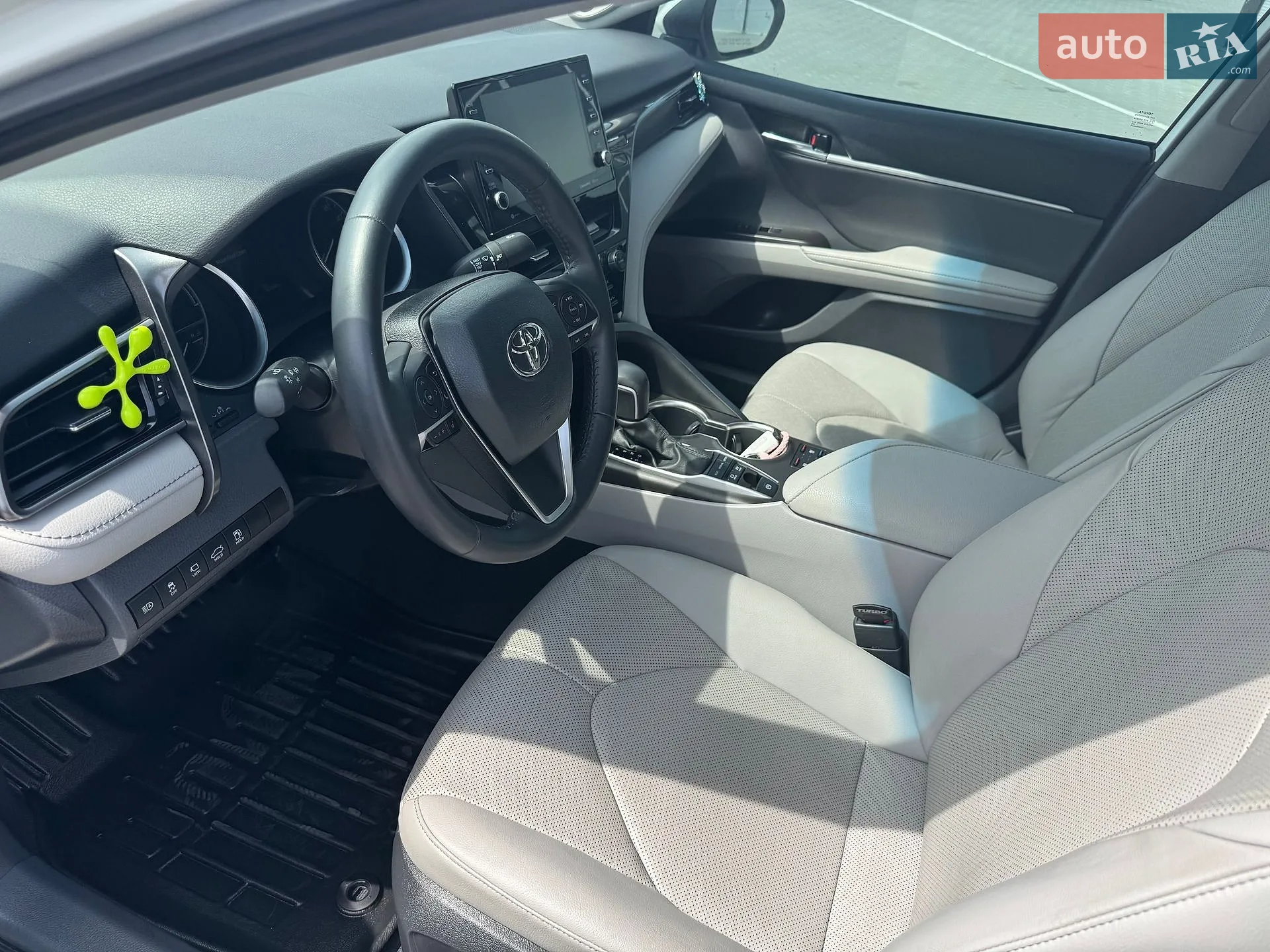 2022 Toyota Camry - мініатюра 4