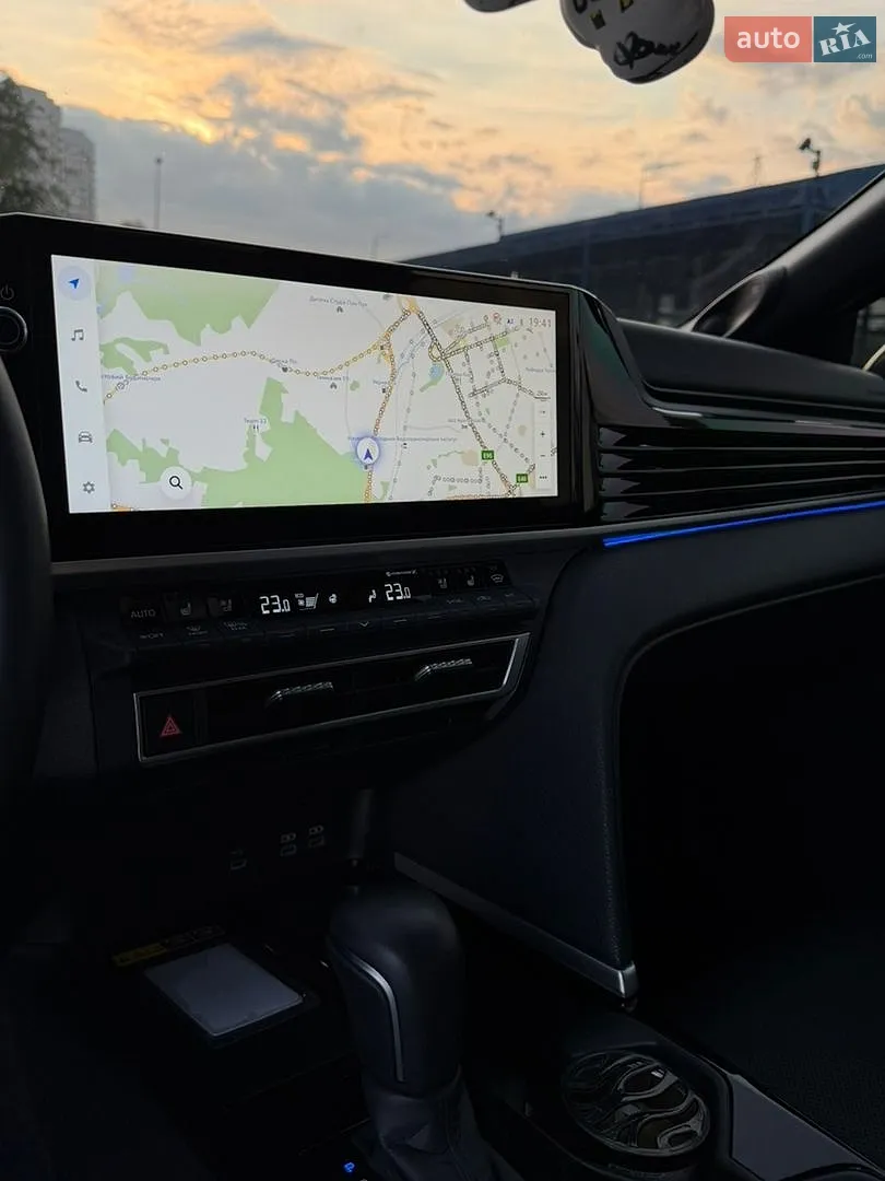 2025 Toyota Camry - мініатюра 16