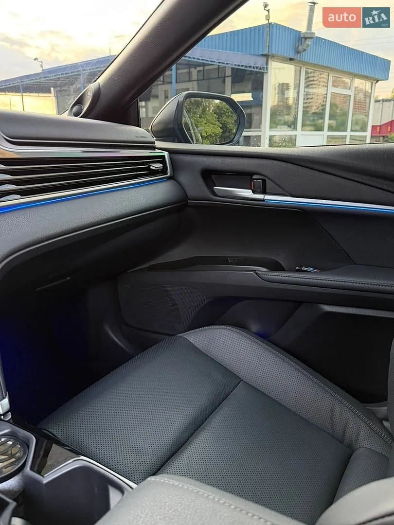 2025 Toyota Camry - мініатюра 18