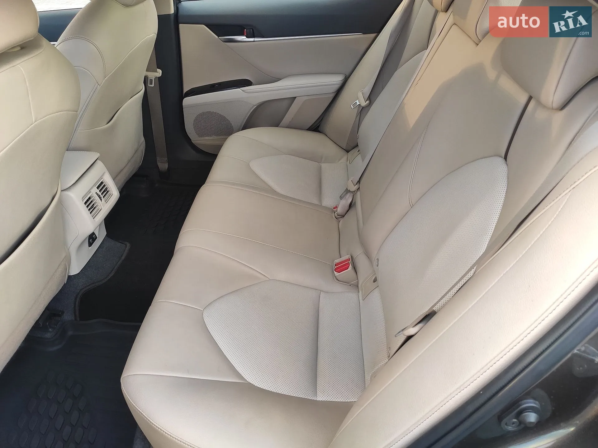 2019 Toyota Camry - мініатюра 16