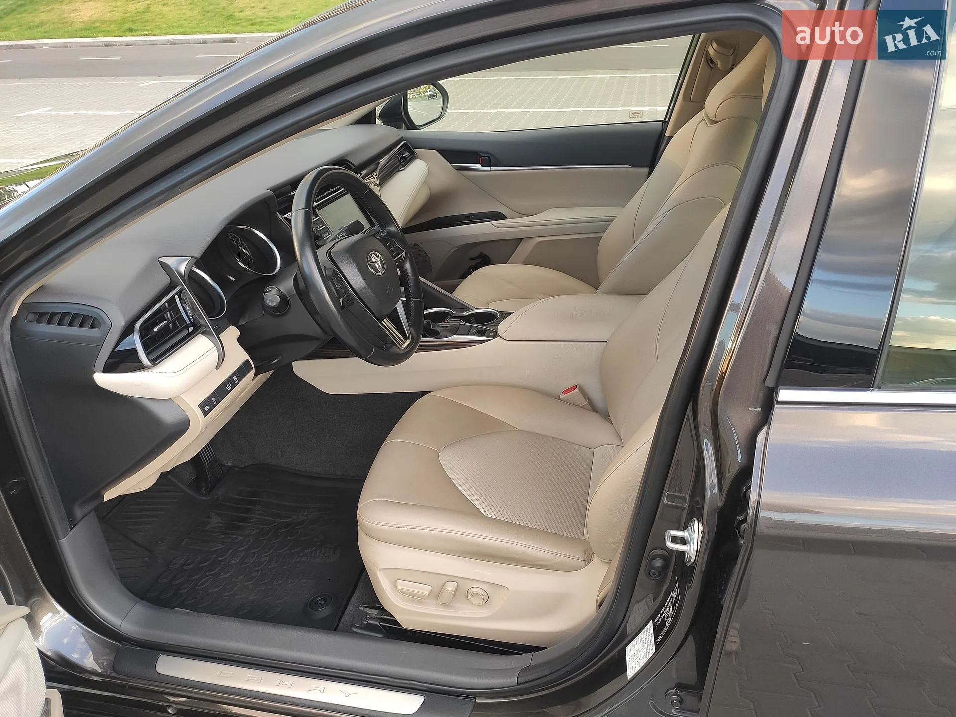 2019 Toyota Camry - мініатюра 18