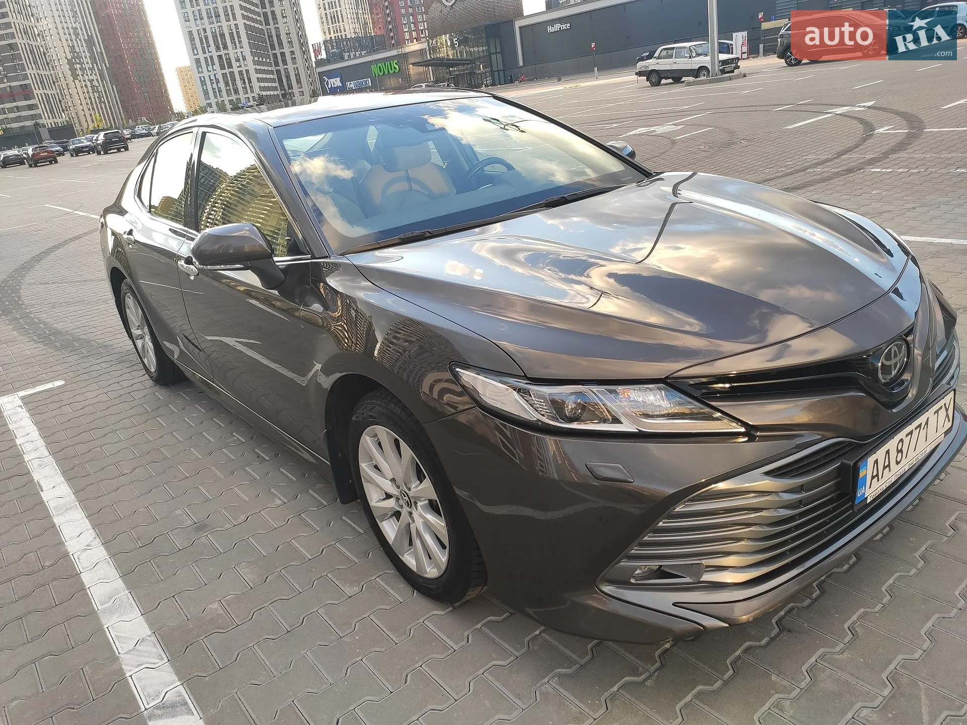 2019 Toyota Camry - мініатюра 2