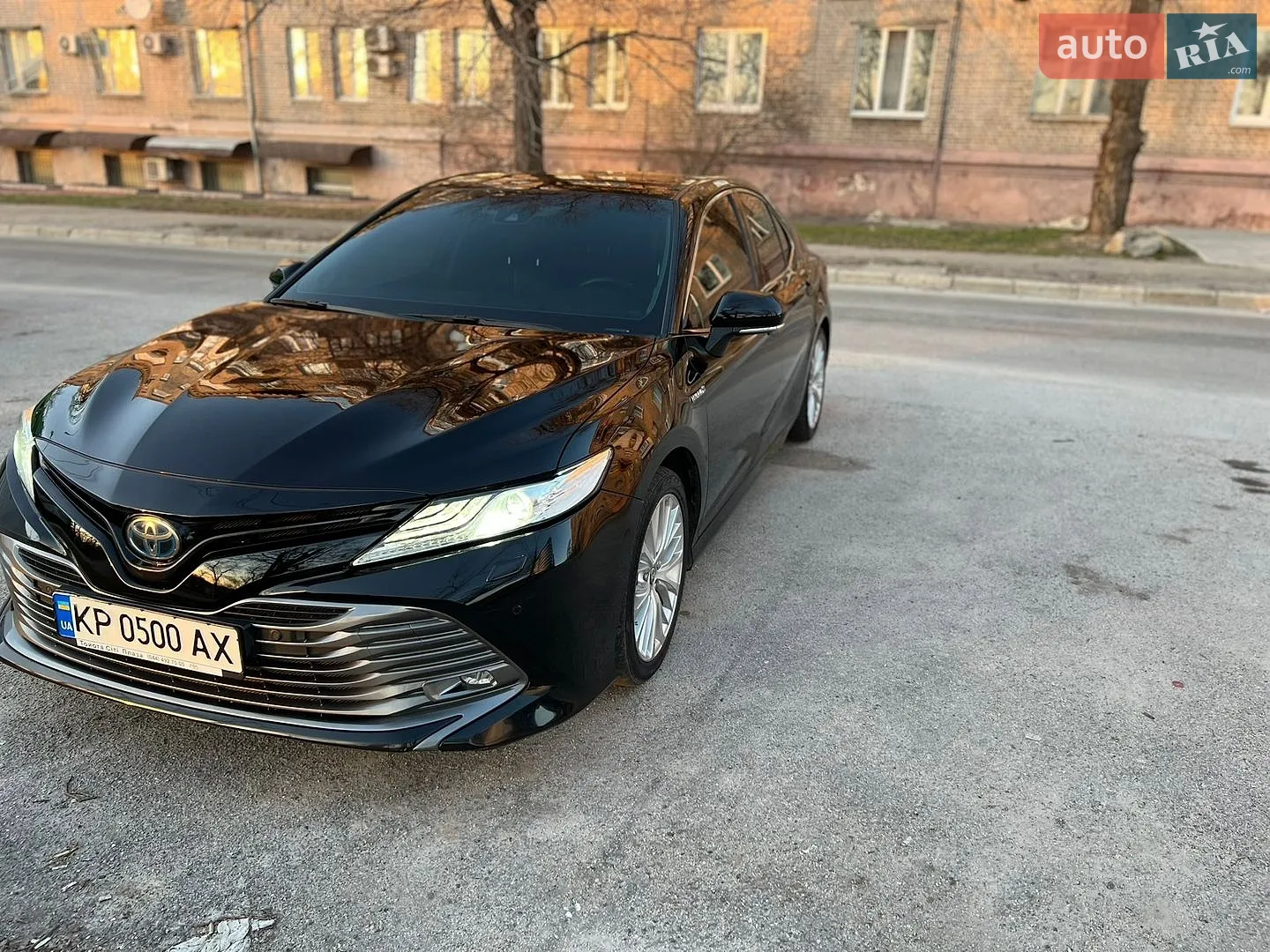 2020 Toyota Camry - мініатюра 2