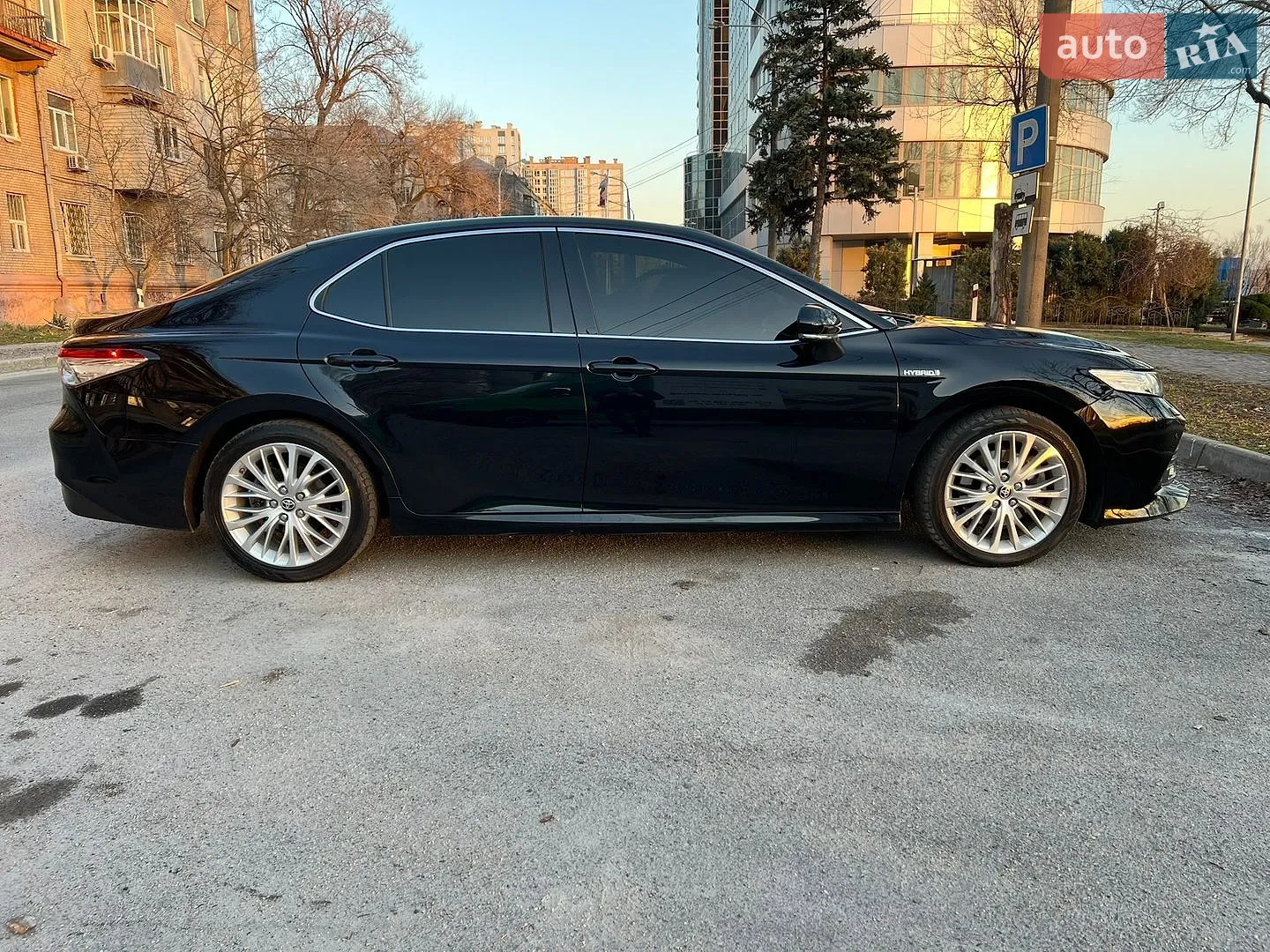 2020 Toyota Camry - мініатюра 3