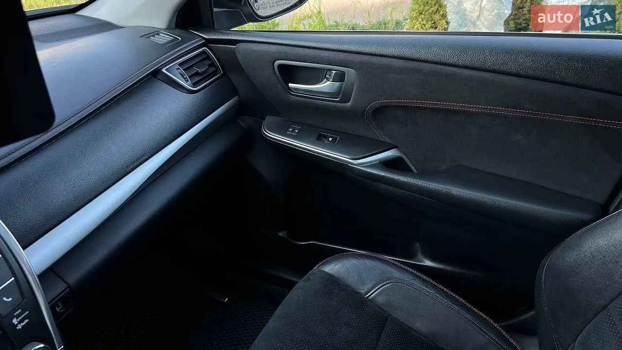 2016 Toyota Camry - мініатюра 17