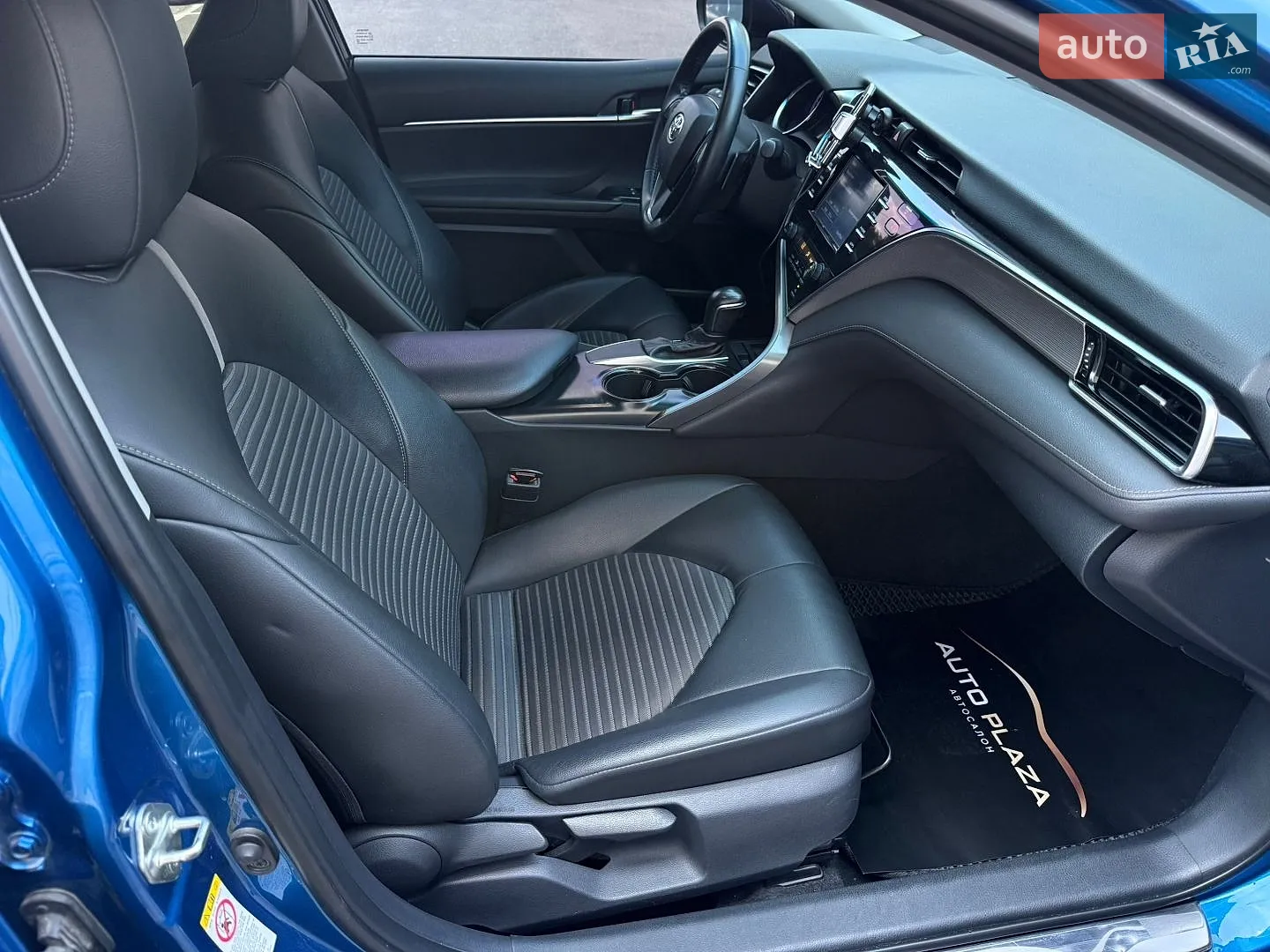 2017 Toyota Camry - мініатюра 19