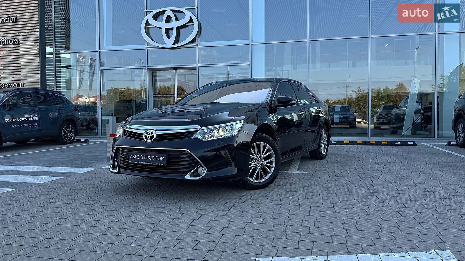 2017 Toyota Camry - фото 1