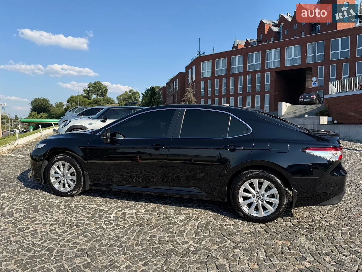 2020 Toyota Camry - фото 1