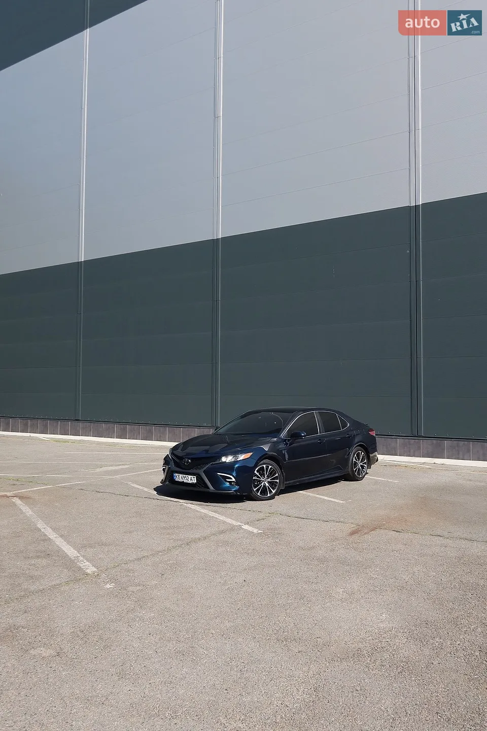 2018 Toyota Camry - мініатюра 3