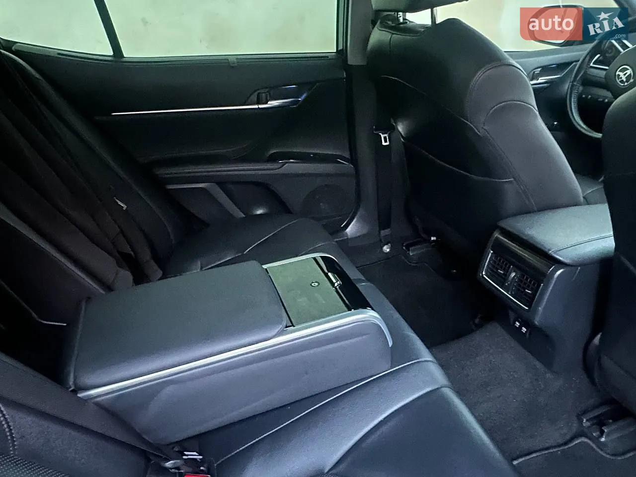 2019 Toyota Camry - мініатюра 19