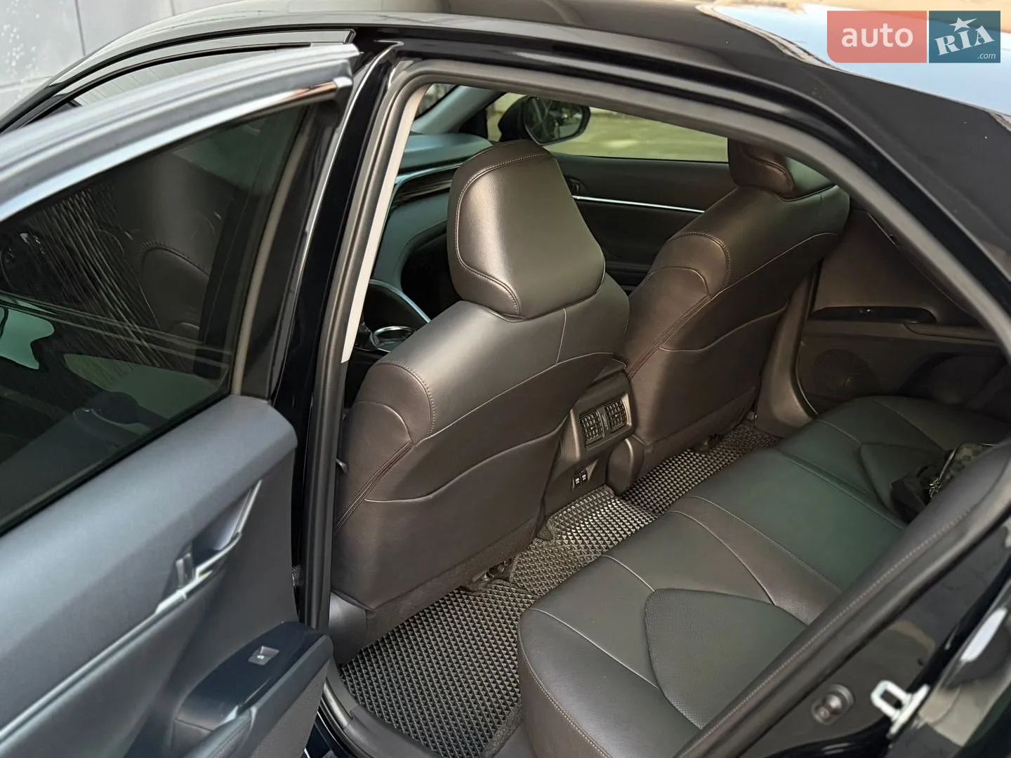 2019 Toyota Camry - мініатюра 18