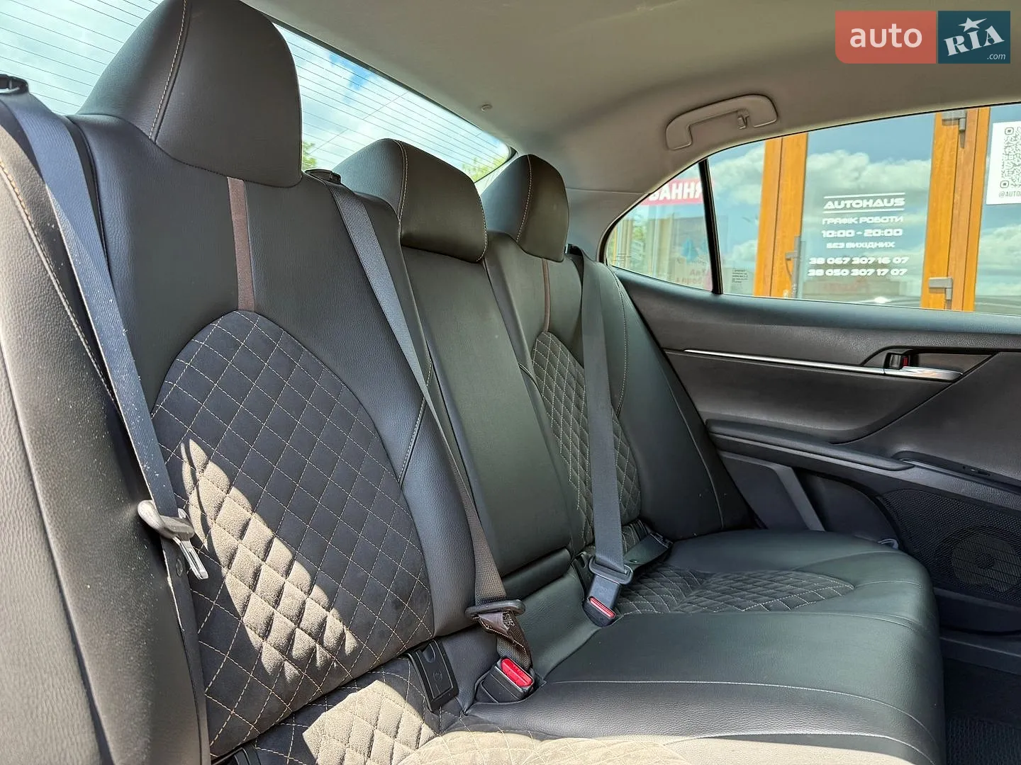 2018 Toyota Camry - мініатюра 12