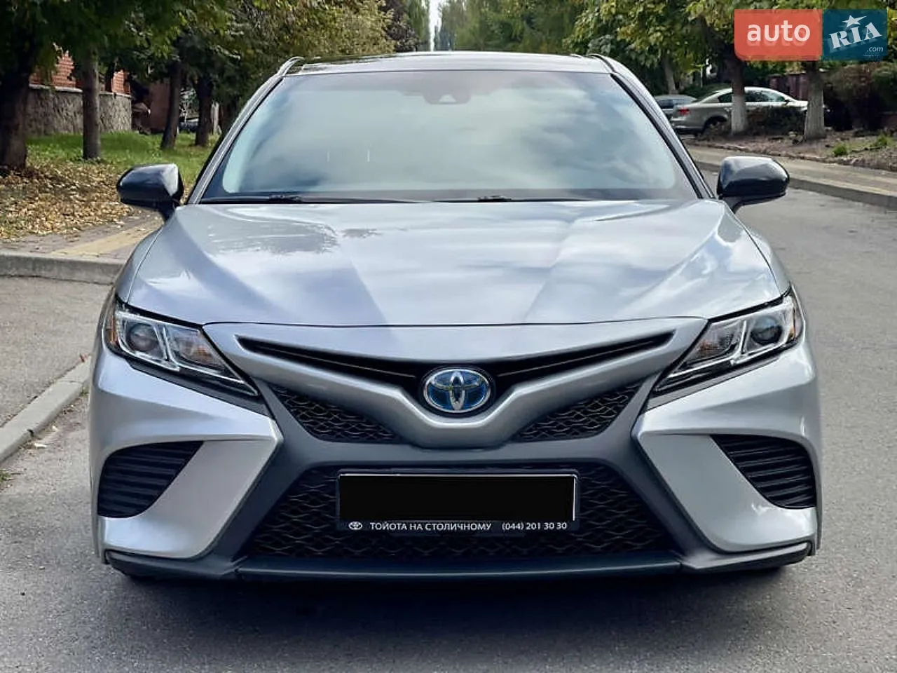 2020 Toyota Camry - фото 1