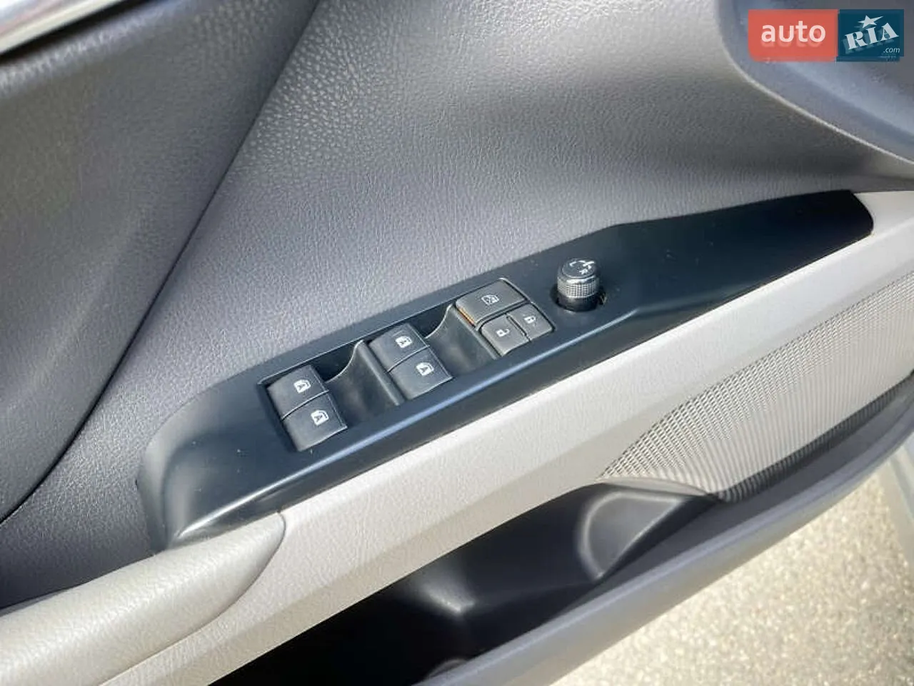 2020 Toyota Camry - мініатюра 12
