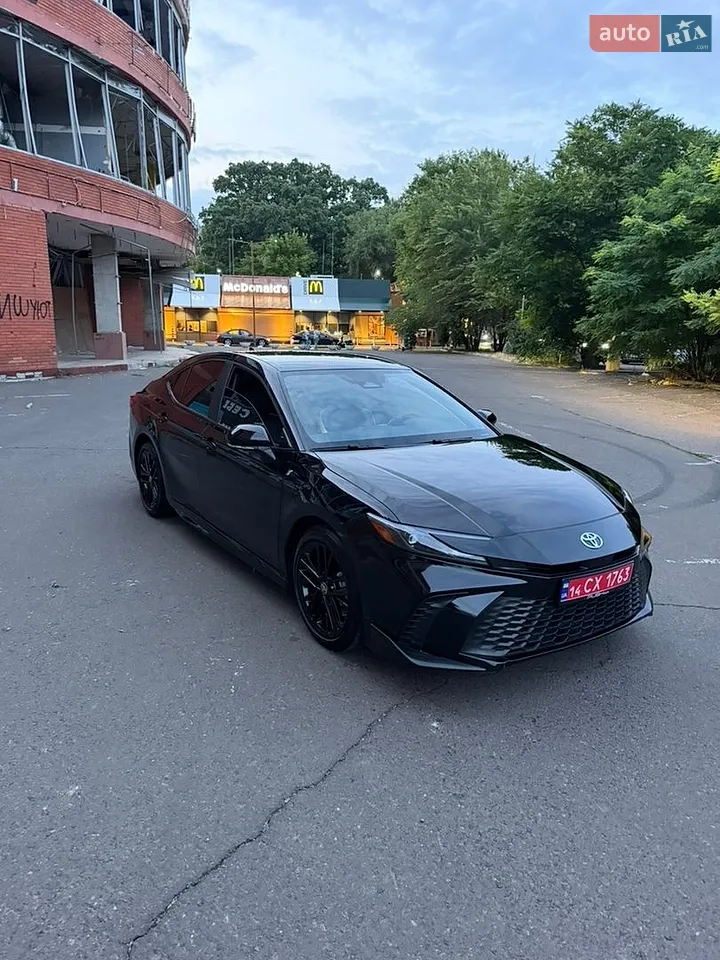 Toyota Camry 2025