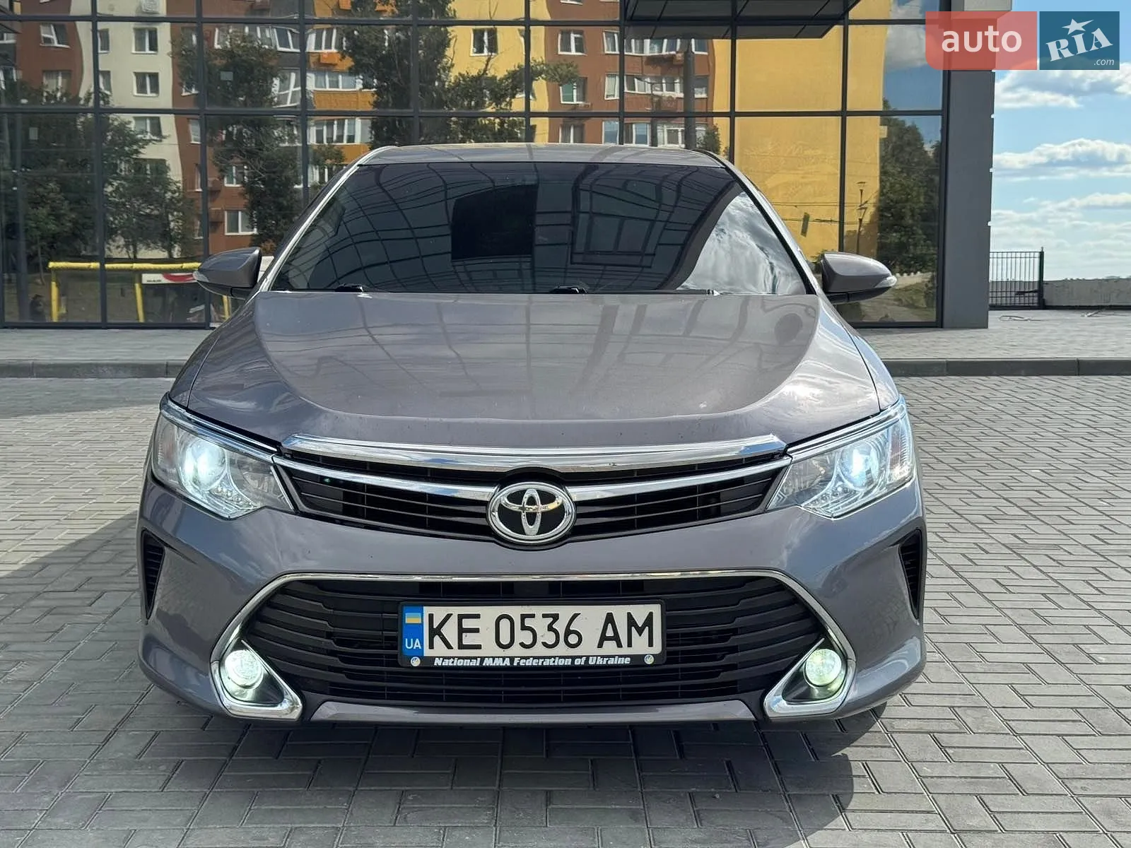 2016 Toyota Camry - мініатюра 2