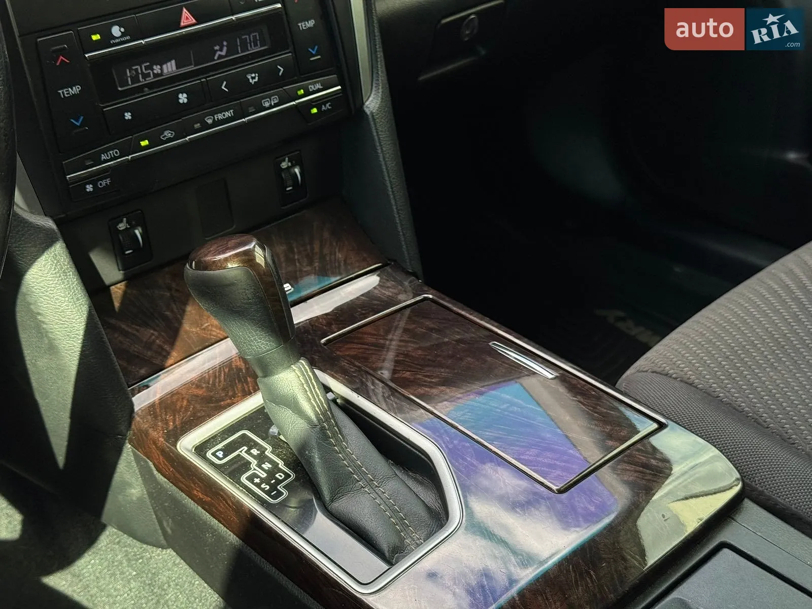 2016 Toyota Camry - мініатюра 17