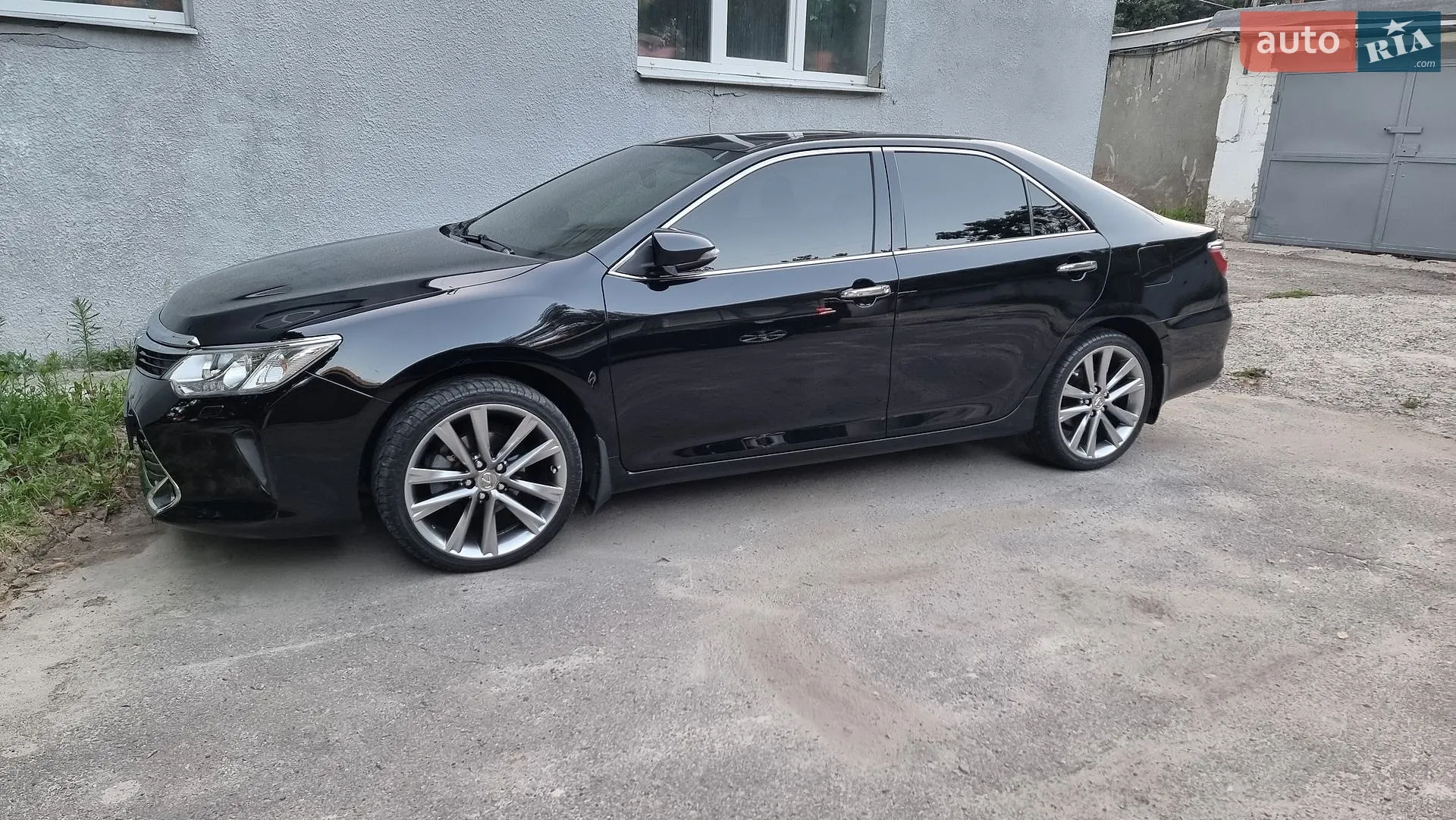 2015 Toyota Camry - фото 1