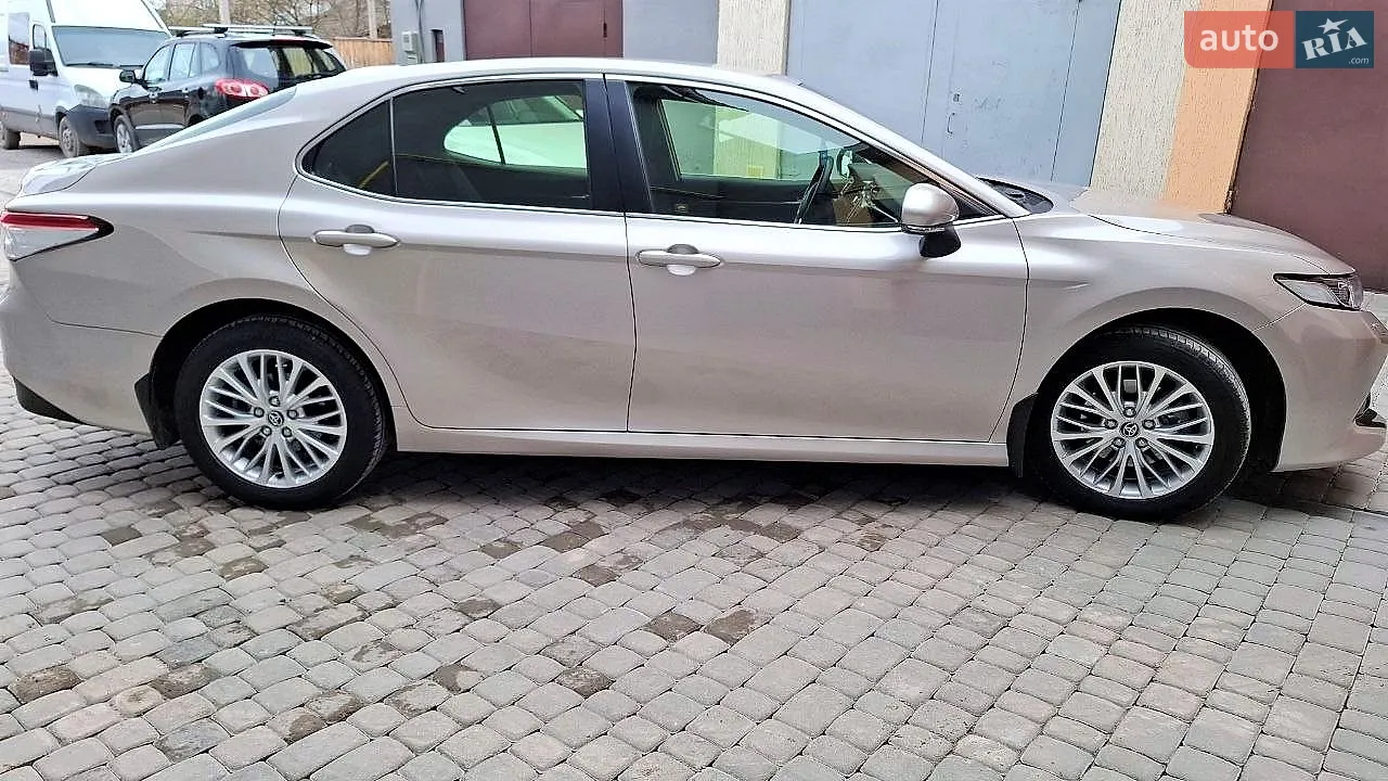 2017 Toyota Camry - мініатюра 2