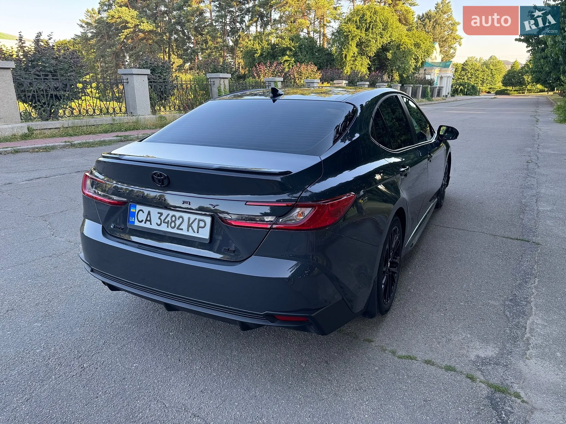 2025 Toyota Camry - мініатюра 11