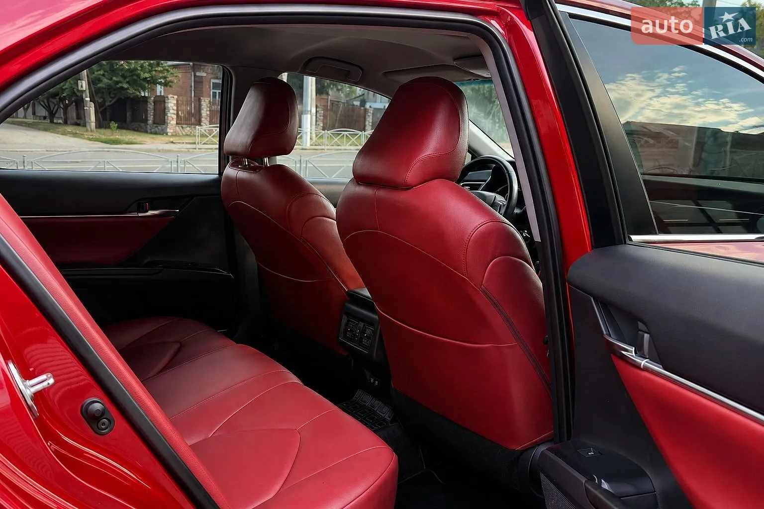 2018 Toyota Camry - мініатюра 9