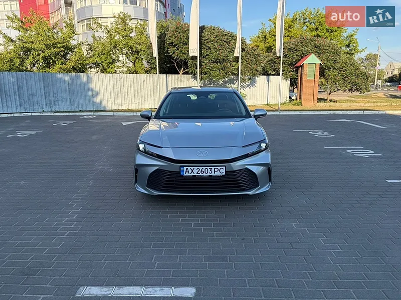 Toyota Camry 2025