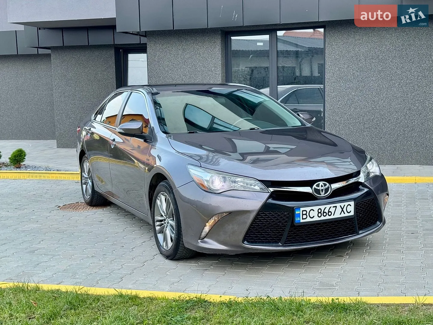 2016 Toyota Camry - мініатюра 10