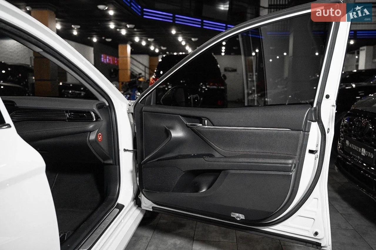 2018 Toyota Camry - мініатюра 11