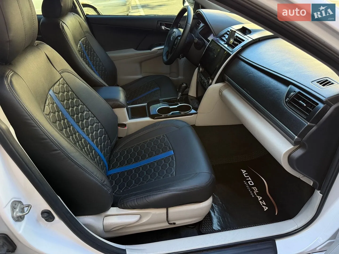 2013 Toyota Camry - мініатюра 26