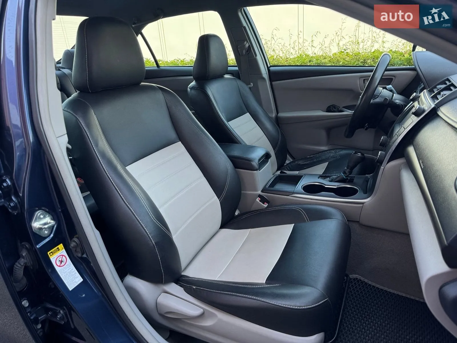 2016 Toyota Camry - мініатюра 16
