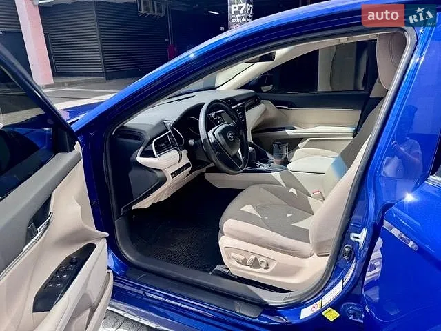 2017 Toyota Camry - мініатюра 13