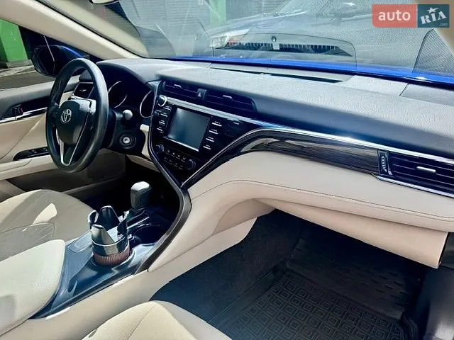 2017 Toyota Camry - мініатюра 16