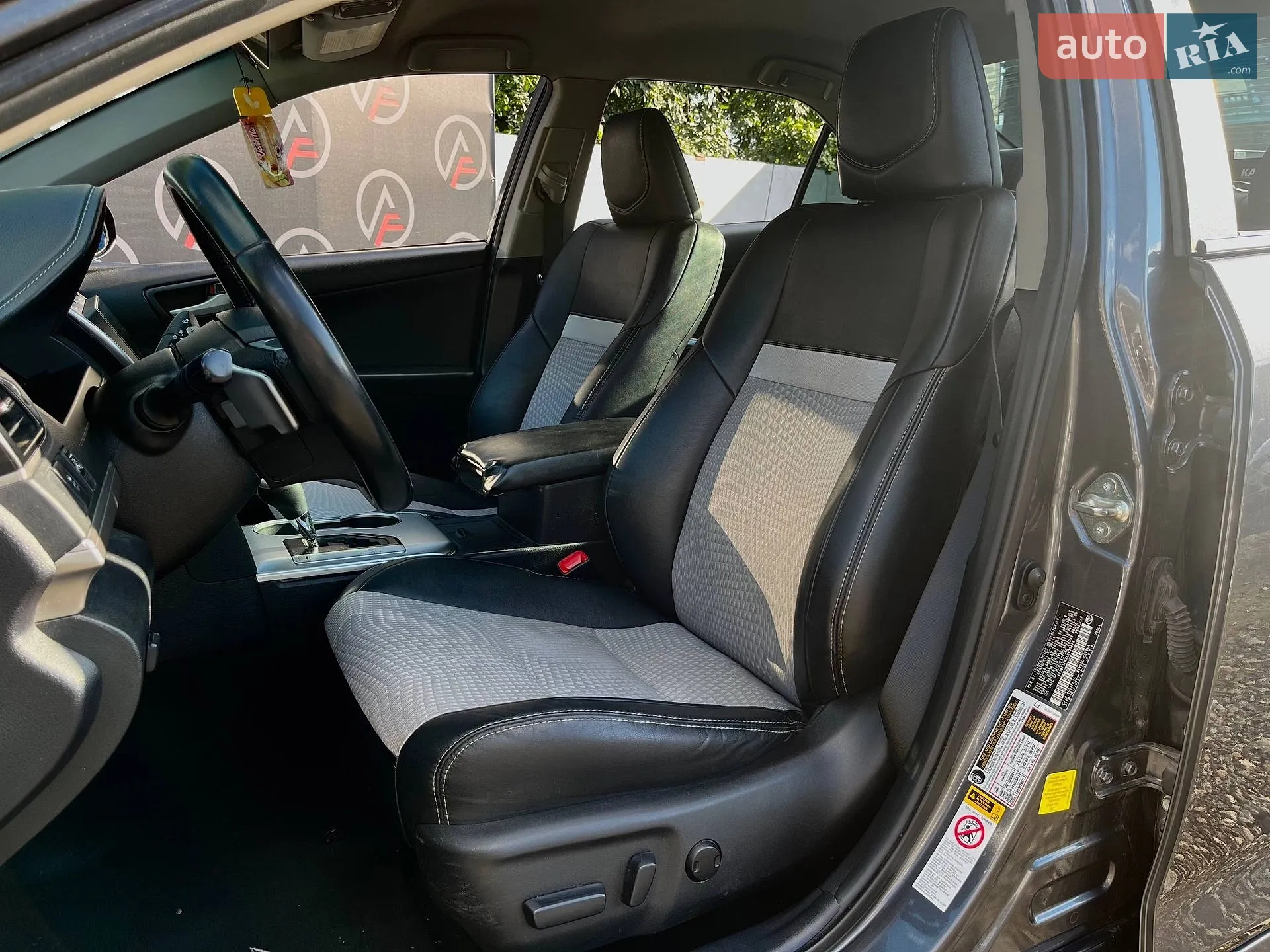2014 Toyota Camry - мініатюра 11