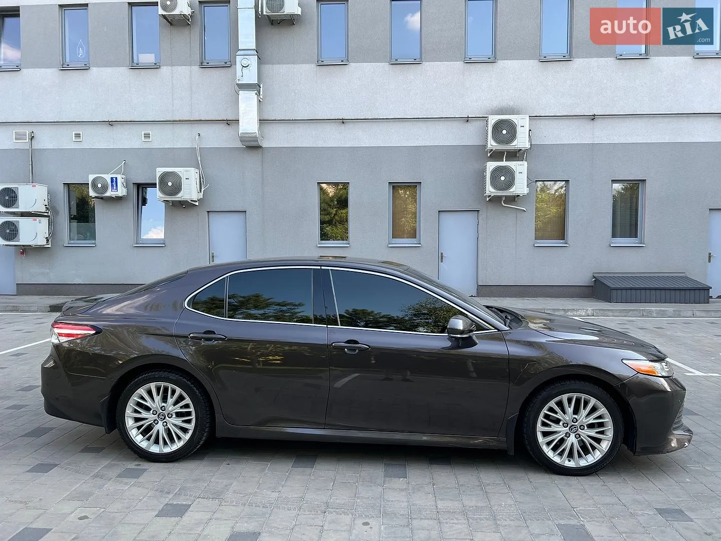 2017 Toyota Camry - мініатюра 2