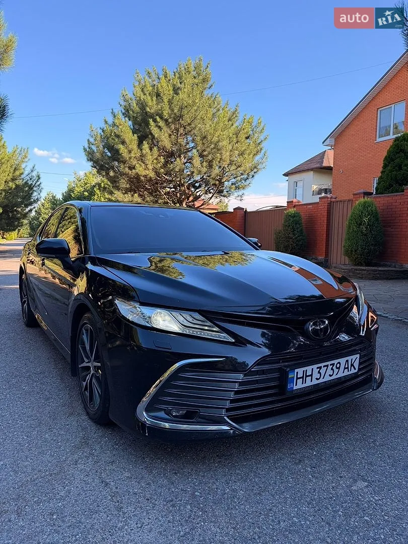 2021 Toyota Camry - фото 1