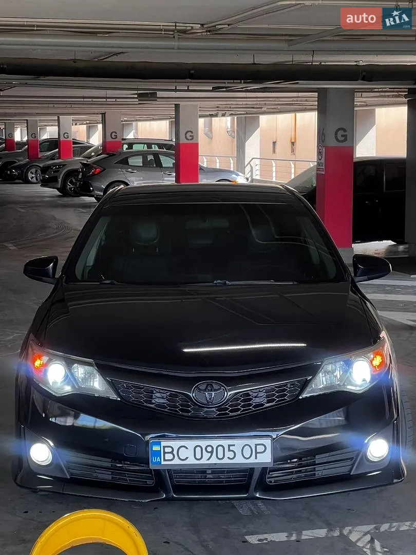 2013 Toyota Camry - фото 1