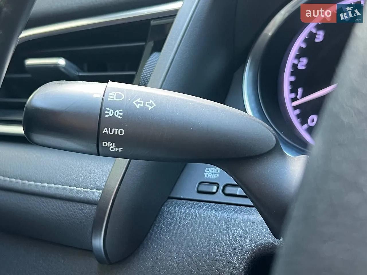 2018 Toyota Camry - мініатюра 16