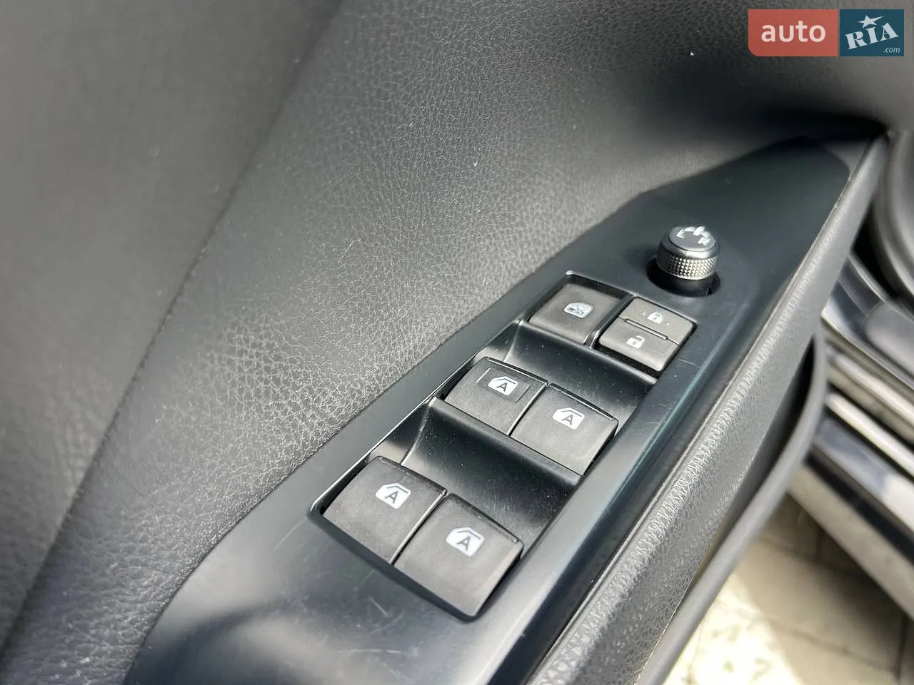 2018 Toyota Camry - мініатюра 25