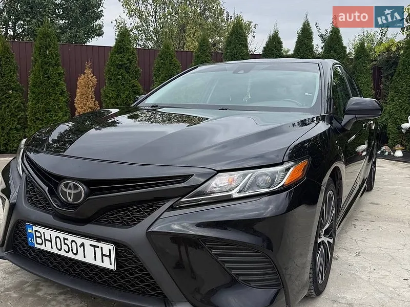 Toyota Camry 2019