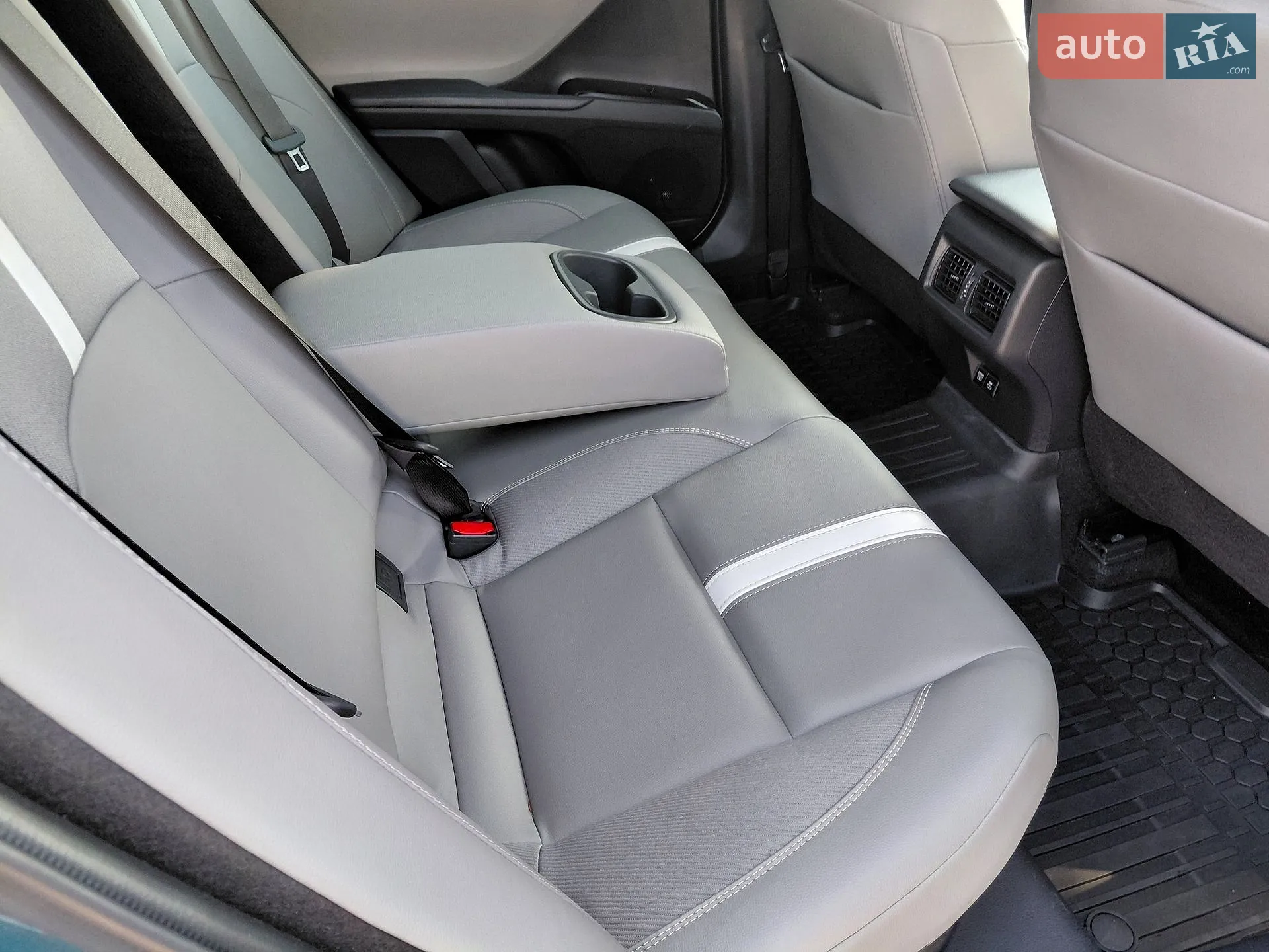 2025 Toyota Camry - мініатюра 47