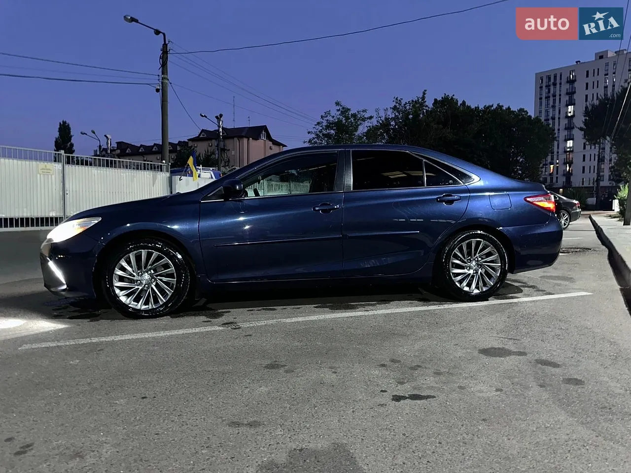 2016 Toyota Camry - мініатюра 16