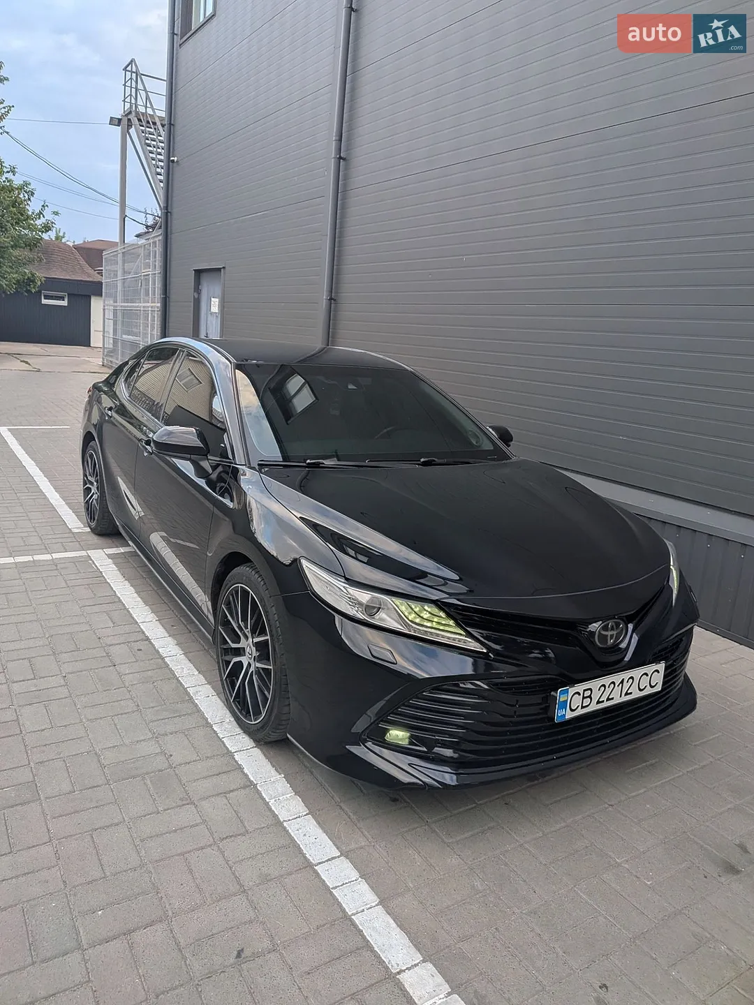 2018 Toyota Camry - мініатюра 3