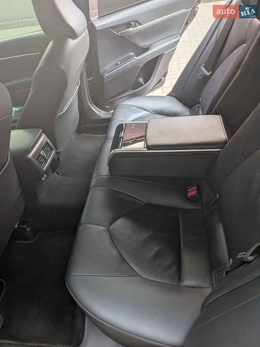 2018 Toyota Camry - мініатюра 16