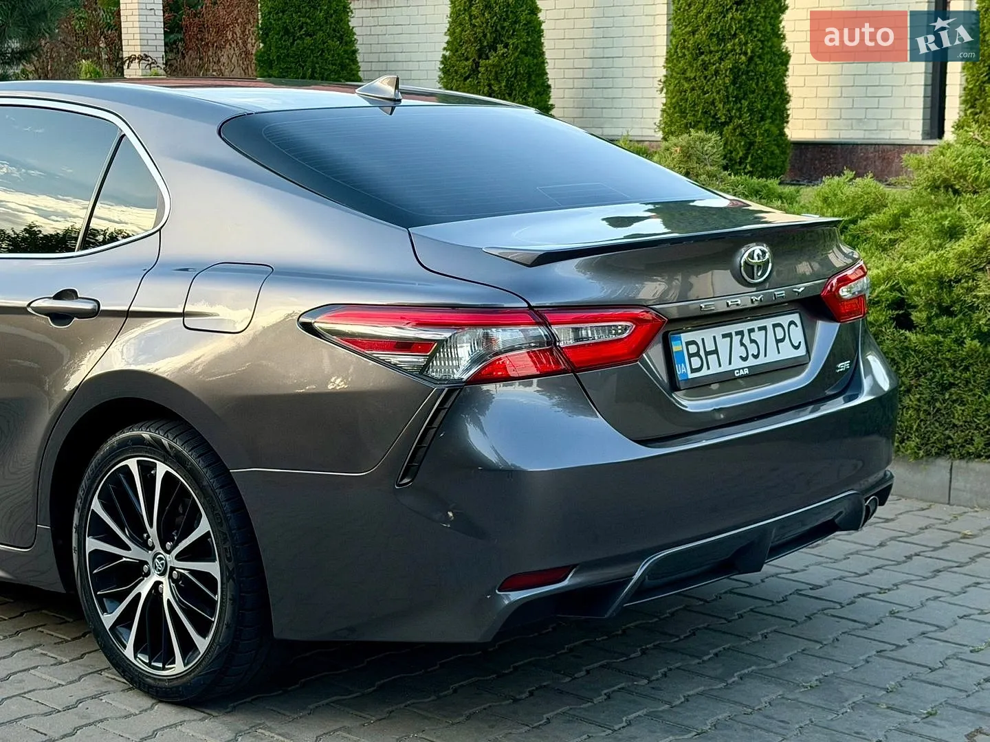 2019 Toyota Camry - мініатюра 11