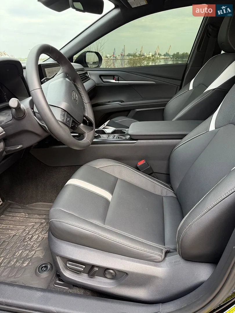 2025 Toyota Camry - мініатюра 29