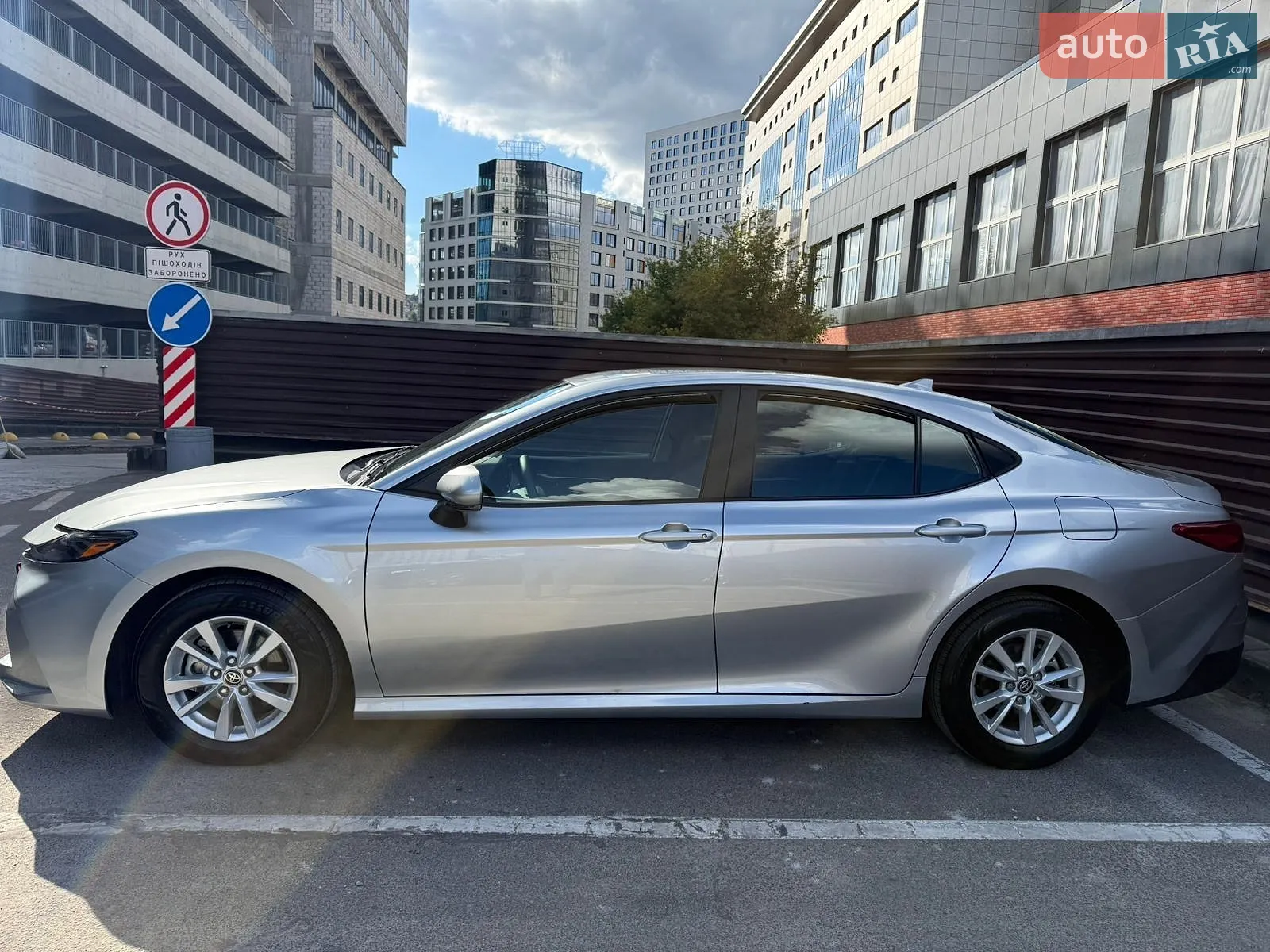 2025 Toyota Camry - мініатюра 6