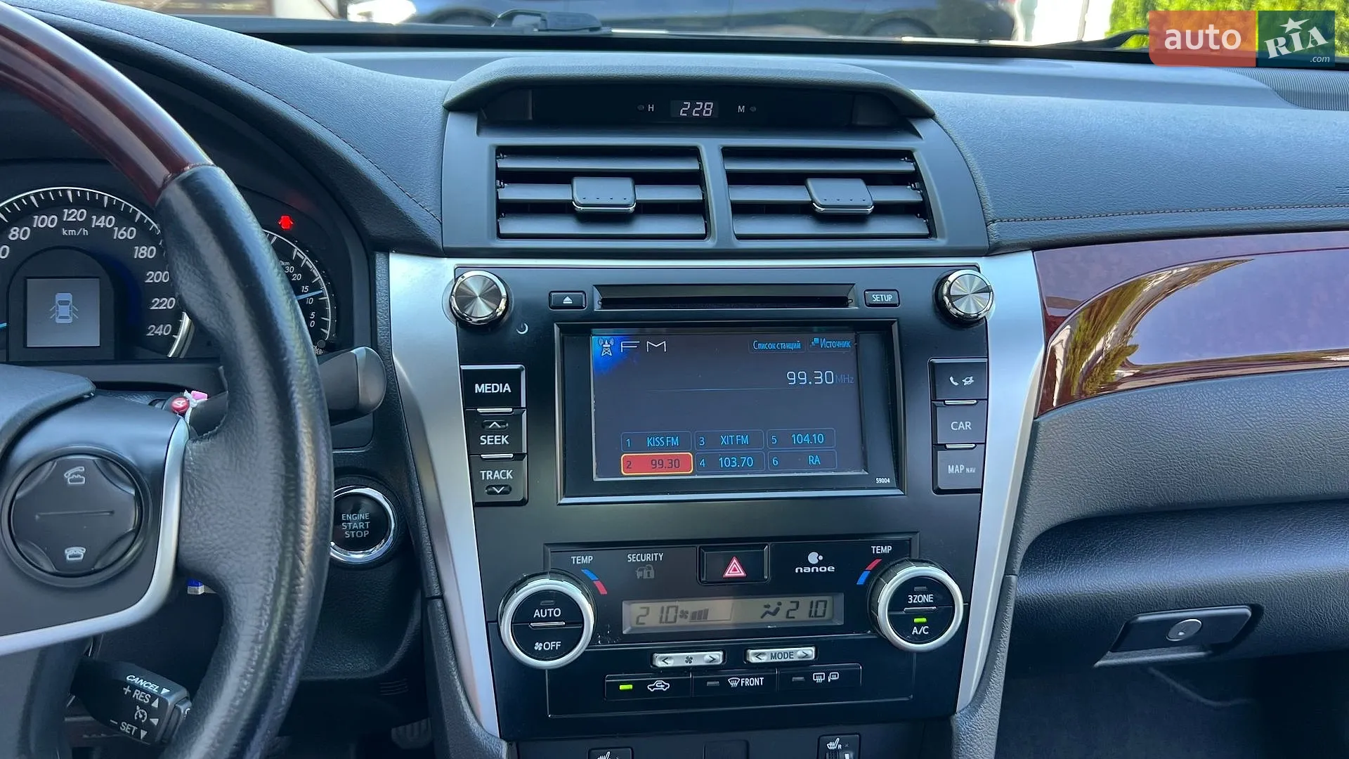2011 Toyota Camry - мініатюра 21