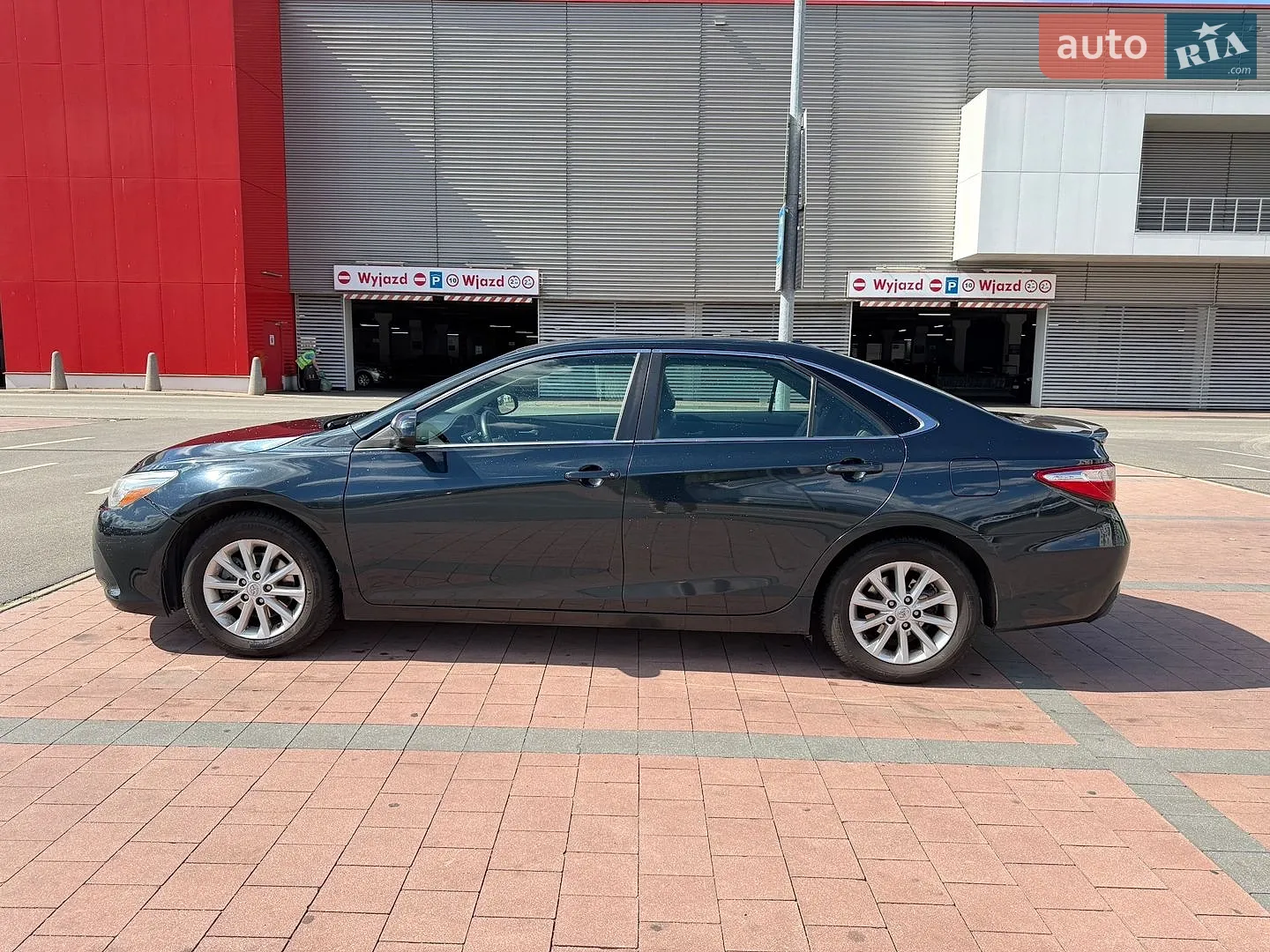 2016 Toyota Camry - мініатюра 2