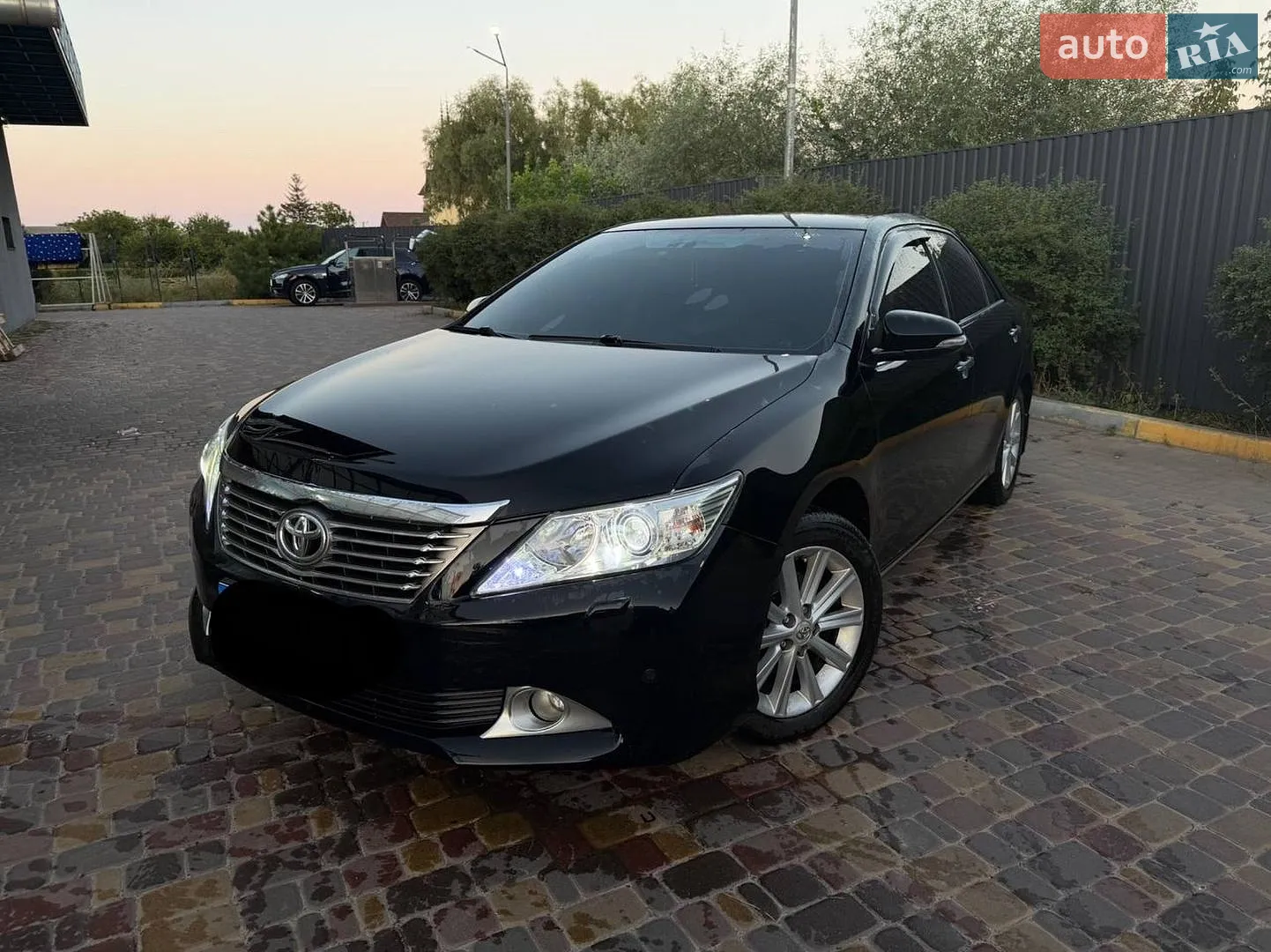 2012 Toyota Camry - фото 1