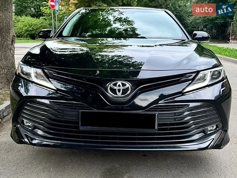 Toyota Camry 2019